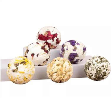 Бомба за баня с истинско изсушено цвете