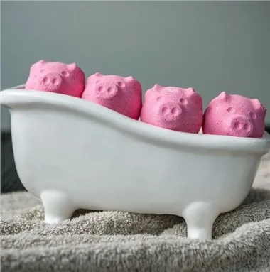 Продукти за грижа за домашни любимци за домашно свине